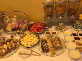 Отель Hotel Golden Rose Констанца-3